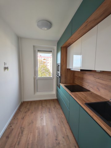 Eladó panellakás, Pécsett 44.9 M Ft, 1+1 szobás