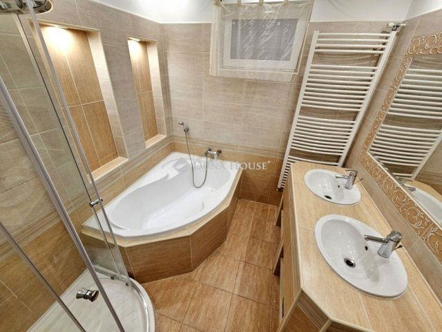 Eladó családi ház, Üllőn 119.89 M Ft, 4 szobás