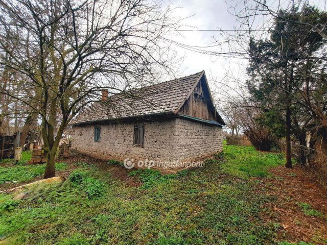 Eladó családi ház, Szolnokon 19.99 M Ft, 3 szobás