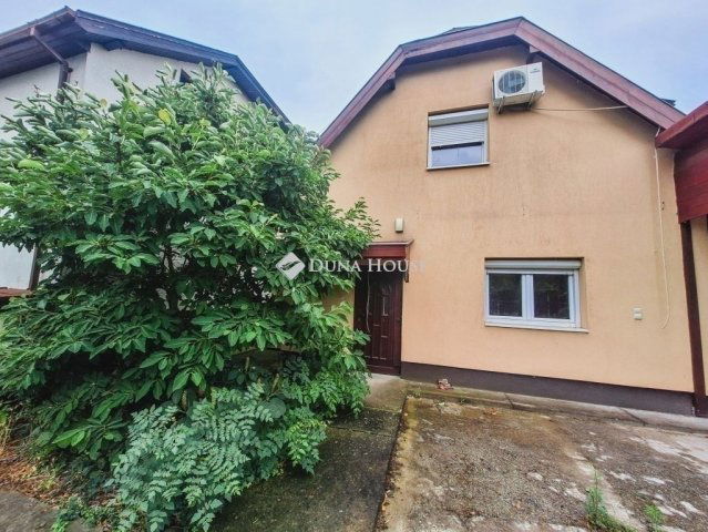 Eladó családi ház, Budapesten, XVI. kerületben 109.9 M Ft