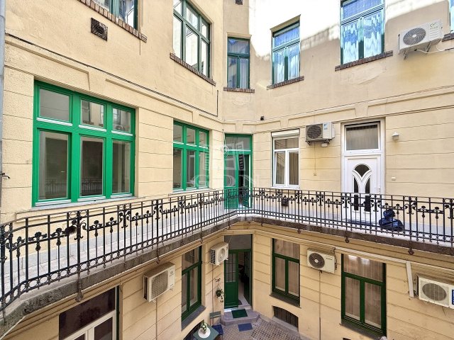 Eladó téglalakás, Budapesten, V. kerületben 139.9 M Ft, 2 szobás