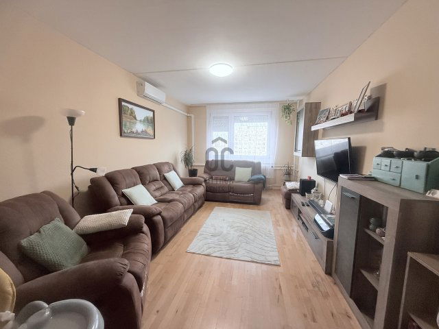 Eladó panellakás, Győrött 49.9 M Ft, 3 szobás