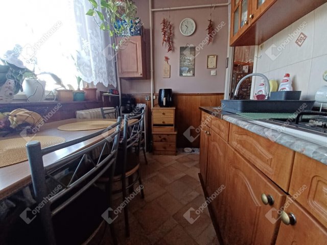 Eladó panellakás, Debrecenben 59 M Ft, 3+1 szobás