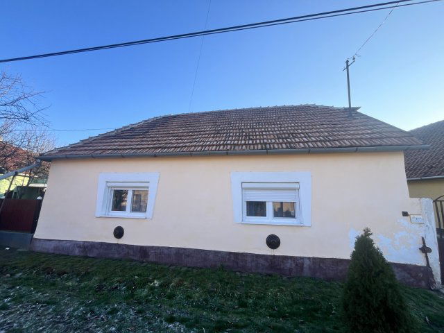 Eladó családi ház, Sarkadon 11.5 M Ft, 2 szobás