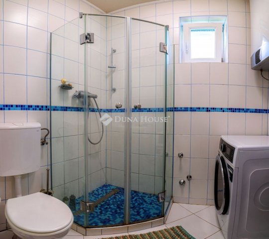 Eladó családi ház, Etyeken 220 M Ft, 4 szobás