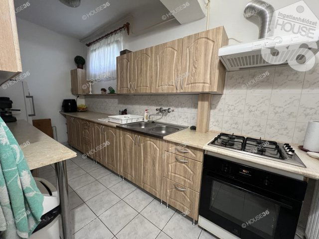 Eladó családi ház, Kecskeméten 88.5 M Ft, 5 szobás