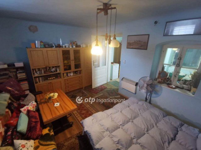 Eladó családi ház, Baján 16.8 M Ft, 2 szobás