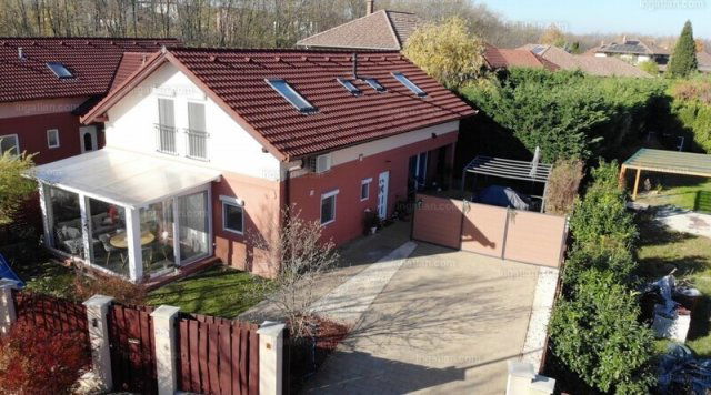 Eladó családi ház, Veresegyházon 149 M Ft, 6 szobás