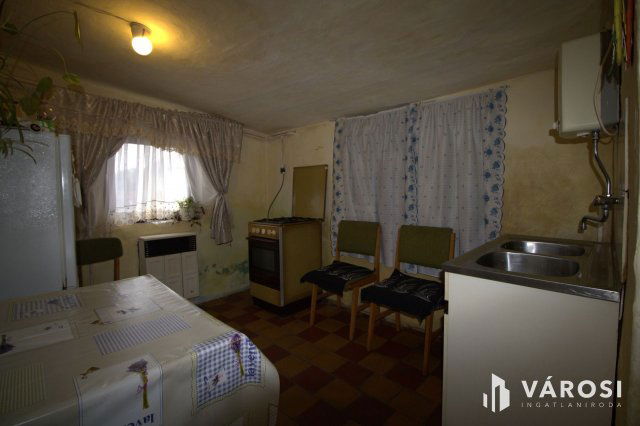 Eladó családi ház, Medgyesegyházán 6 M Ft, 3 szobás