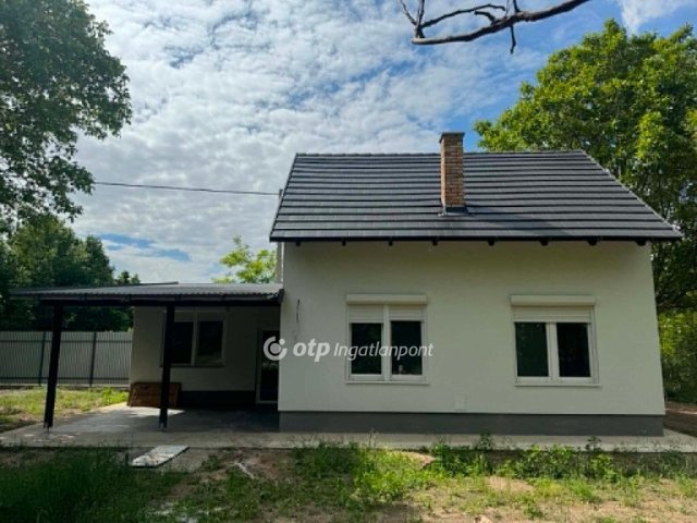 Eladó családi ház, Cegléden 64.9 M Ft, 2+1 szobás