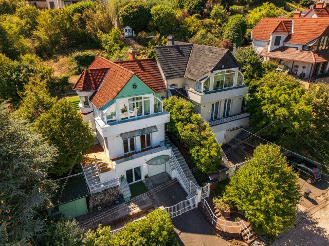 Eladó ikerház, Budapesten, II. kerületben 273.5 M Ft, 5 szobás
