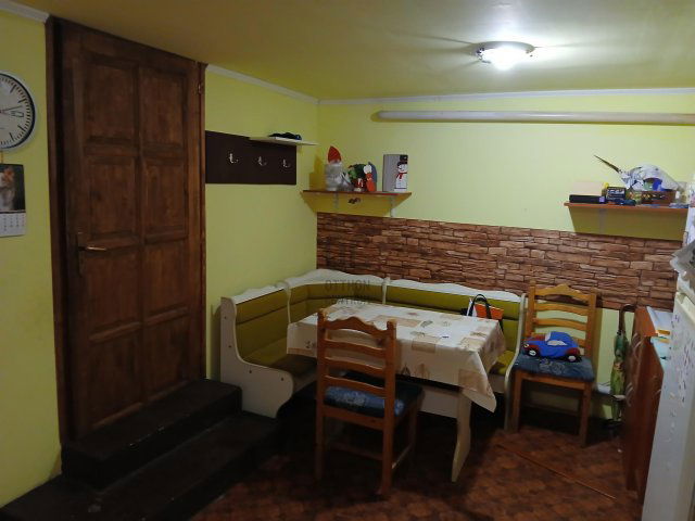 Eladó családi ház, Pápadereskén 28 M Ft, 2 szobás