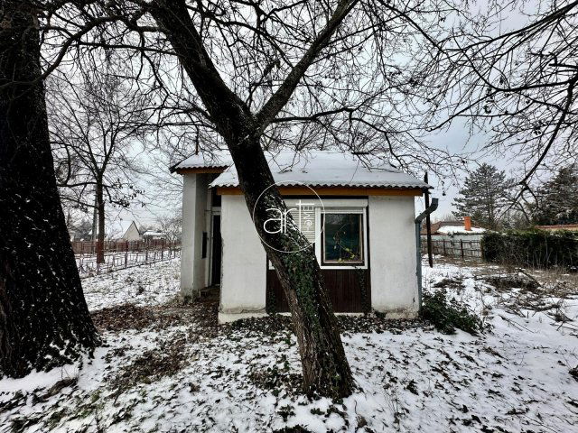 Eladó nyaraló, Szegeden, Kövidinka utcában 22.9 M Ft, 2 szobás