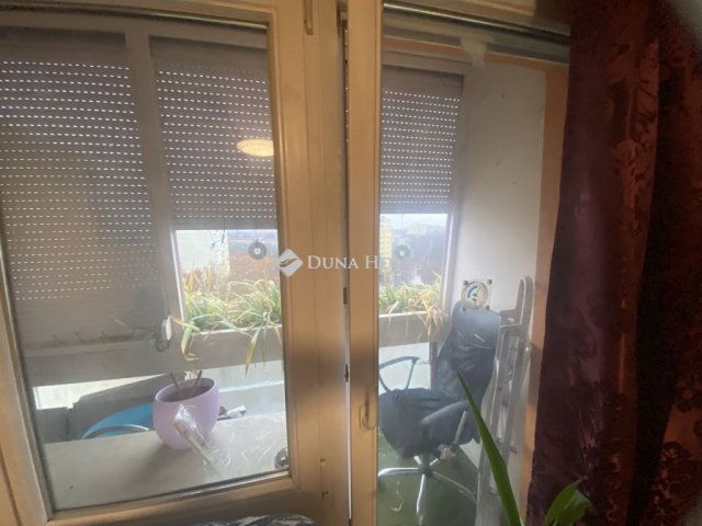 Eladó panellakás, Szegeden 49.9 M Ft, 2+1 szobás