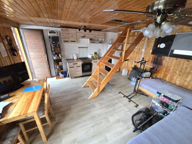 Eladó nyaraló, Tatabányán 16.5 M Ft, 2 szobás