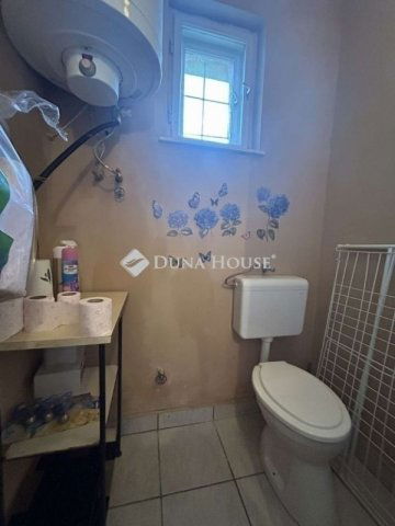 Eladó családi ház, Vecsésen 120 M Ft, 3 szobás