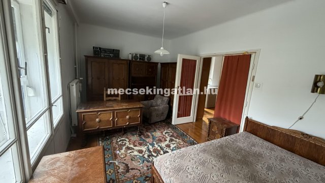 Kiadó téglalakás, albérlet, Pécsett 160 E Ft / hó, 2 szobás