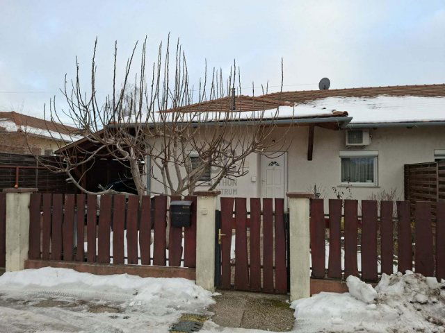 Eladó ikerház, Szigetszentmiklóson 89.9 M Ft, 4 szobás