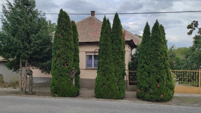 Eladó családi ház, Tófaluban 17 M Ft, 3 szobás
