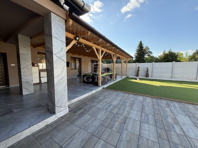 Eladó családi ház, Gödöllőn 113.9 M Ft, 3 szobás