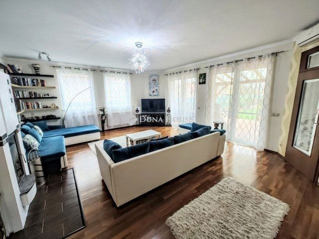 Eladó családi ház, Szegeden 214.9 M Ft, 5 szobás