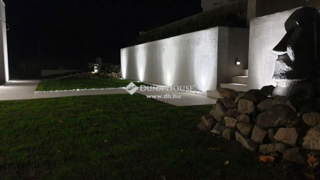 Eladó családi ház, Szentendrén 349.9 M Ft, 5 szobás