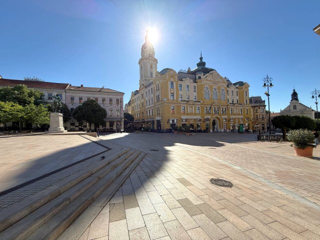 Kiadó iroda, Pécsett 203 E Ft / hó, 2 szobás