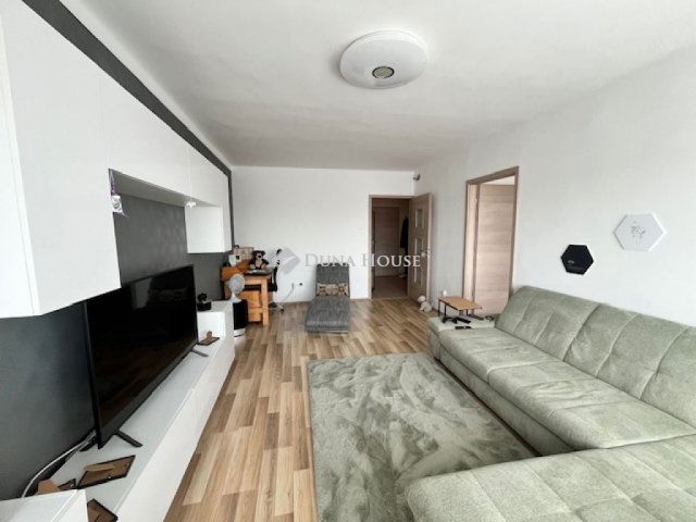 Eladó téglalakás, Pécsváradon 64.99 M Ft, 3 szobás