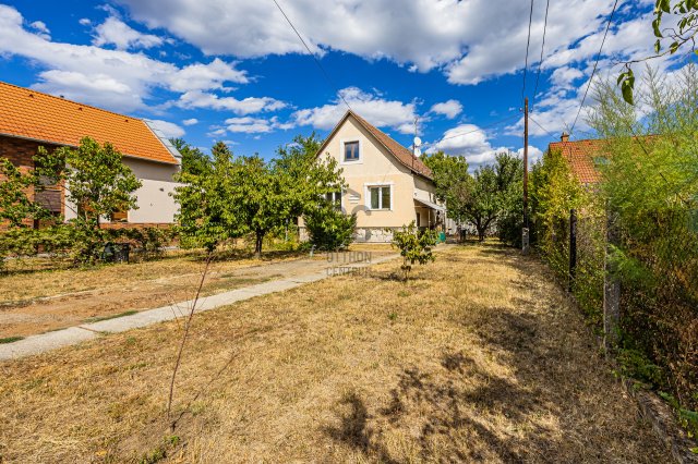 Eladó családi ház, Budakalászon 95 M Ft, 3 szobás