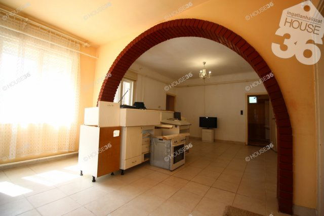 Eladó családi ház, Akasztón 24.99 M Ft, 3 szobás