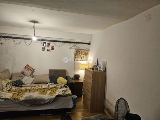 Eladó téglalakás, Budapesten, VIII. kerületben 34.9 M Ft