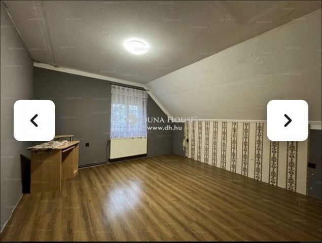 Eladó családi ház, Pécsett 69.9 M Ft, 6+1 szobás