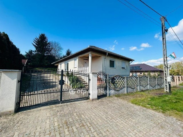 Eladó családi ház, Szabolcson 55 M Ft, 2 szobás