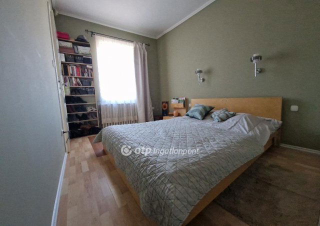 Eladó családi ház, Cegléden 118 M Ft, 5+1 szobás