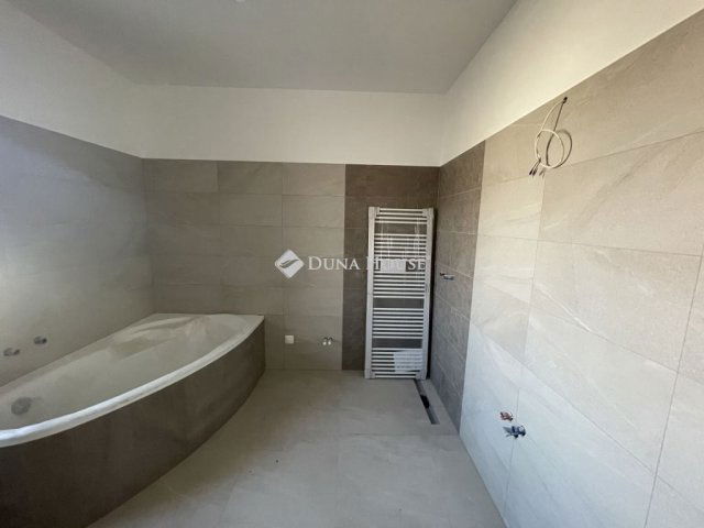 Eladó családi ház, Kecskeméten 128 M Ft, 5 szobás