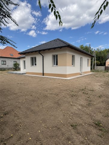Eladó családi ház, Gödön 149.9 M Ft, 5 szobás