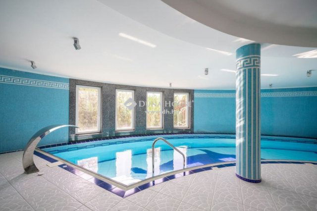 Eladó családi ház, Budapesten, II. kerületben 361.95 M Ft