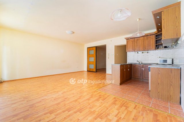 Eladó sorház, Pécelen 95.9 M Ft, 3 szobás / költözzbe.hu