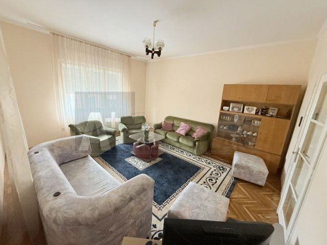 Eladó családi ház, Szegeden 90 M Ft, 4 szobás