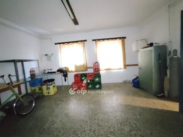 Eladó családi ház, Szőkéden 23 M Ft, 3 szobás