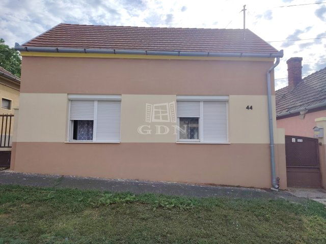 Eladó családi ház, Vasváron 24.99 M Ft, 2 szobás