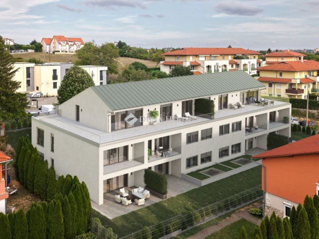 Eladó téglalakás, Pécsett 79.9 M Ft, 3 szobás