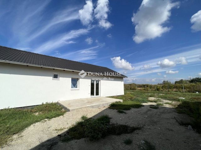 Eladó családi ház, Ráckevén 89.9 M Ft, 5 szobás