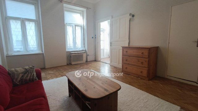 Eladó téglalakás, Budapesten, VI. kerületben 66.5 M Ft, 2 szobás