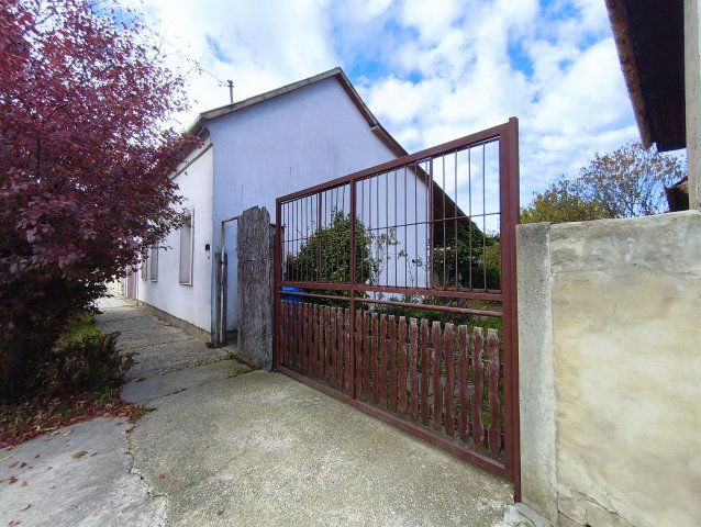 Eladó családi ház, Dombóváron, Rákóczi utcában 16.5 M Ft