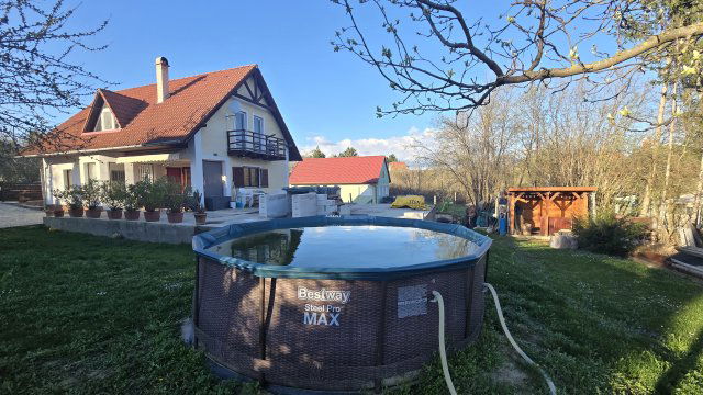 Eladó családi ház, Balatonkenesén 98.5 M Ft, 2+3 szobás