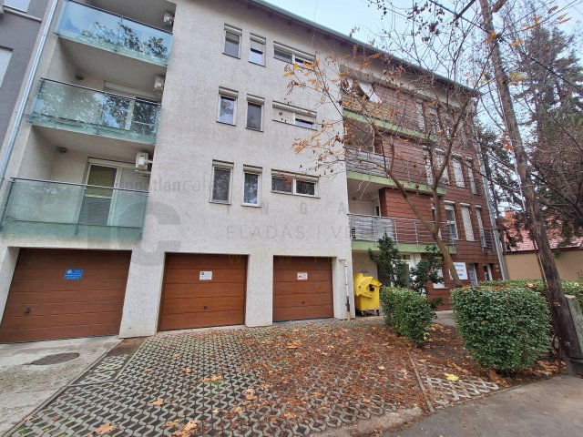 Eladó téglalakás, Szegeden, József Attila sugárúton 69.9 M Ft