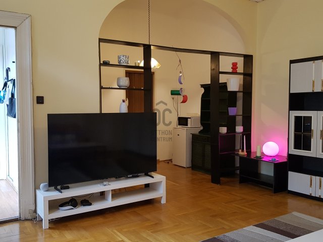 Eladó téglalakás, Budapesten, V. kerületben 83.9 M Ft, 2 szobás