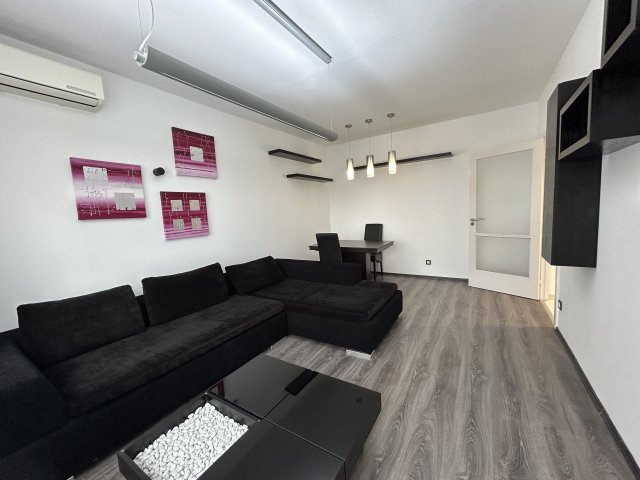 Kiadó panellakás, albérlet, Győrött 180 E Ft / hó, 3 szobás