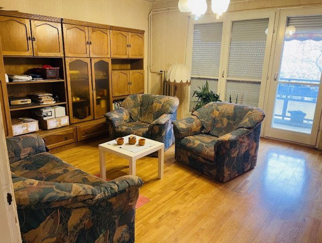 Eladó téglalakás, Szolnokon 44.9 M Ft, 4 szobás